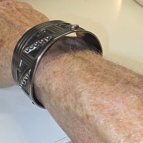 VINTAGE TAXCO Sterling Silver CUFF BRACELET, 44 GRAMS - Picture 14 of 14